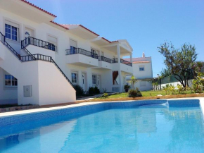 One bedroom appartement with shared pool enclosed garden and wifi at Albufeira 2 km away from the beach
